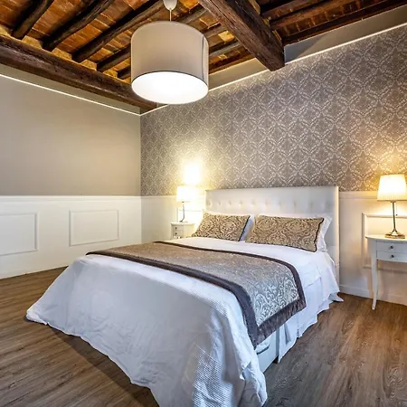Florentine Experience In Santa Croce Floransa