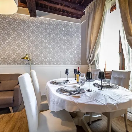 Florentine Experience In Santa Croce Floransa