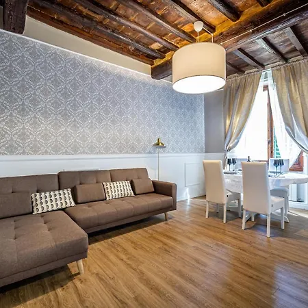 Florentine Experience In Santa Croce Firenze
